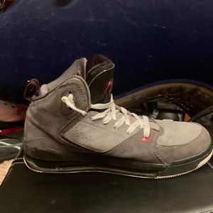 Jordan flights size 10 color grey